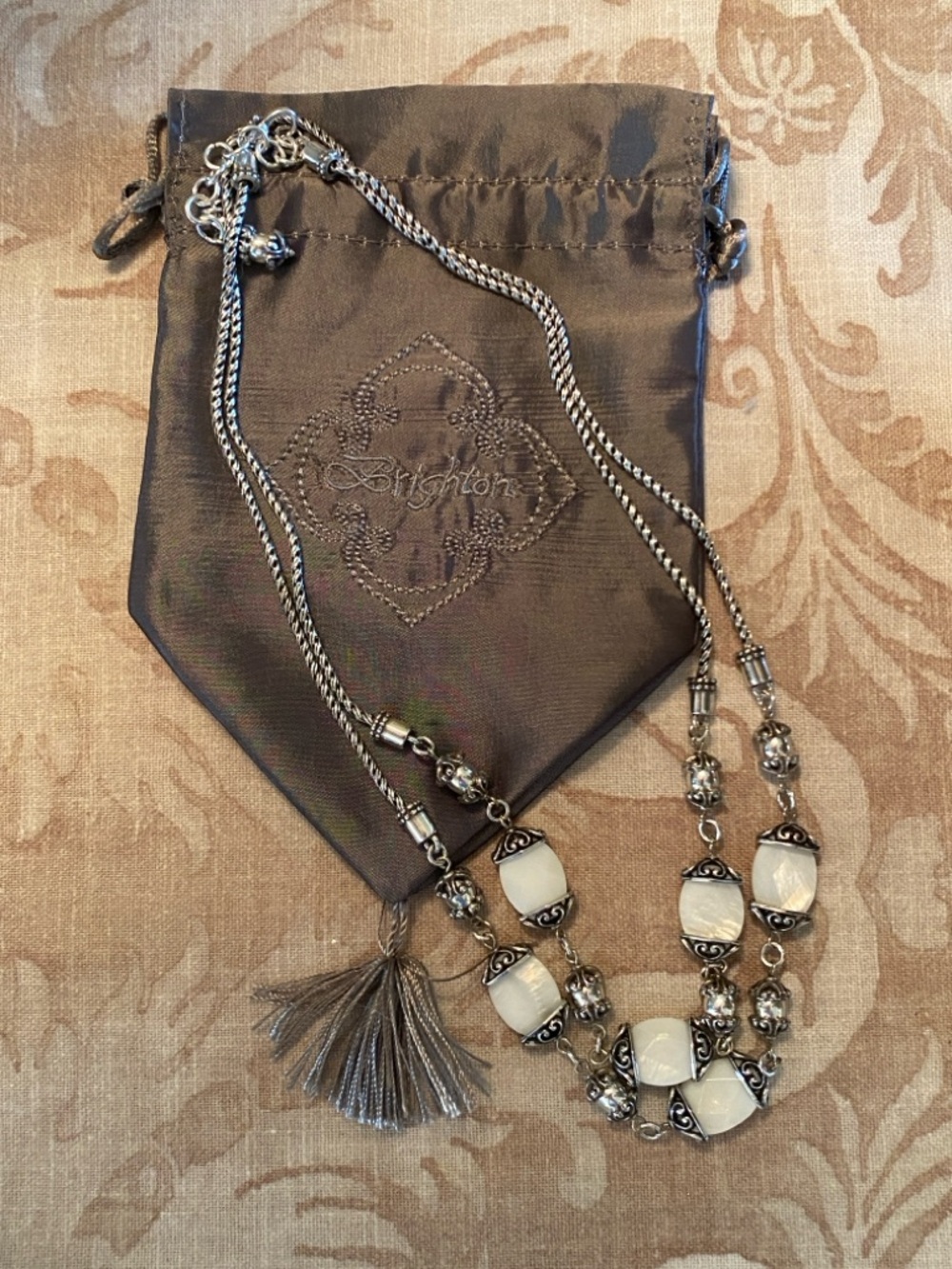 🤍🩶NWOT Brighton Necklace!🩶🤍